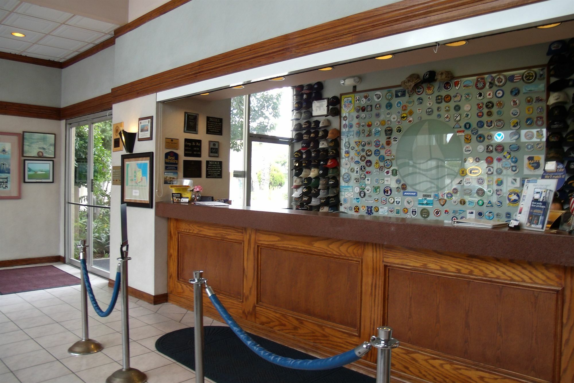 Best Western Golden Sails Hotel Long Beach Exteriör bild